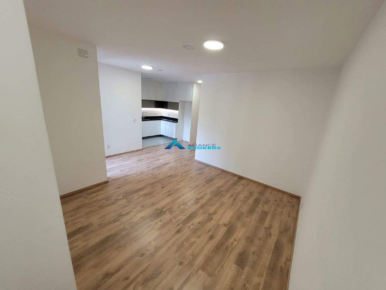 Apartamento à venda com 2 quartos, 71m² - Foto 4