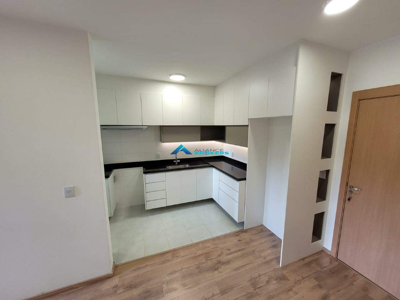 Apartamento à venda com 2 quartos, 71m² - Foto 1