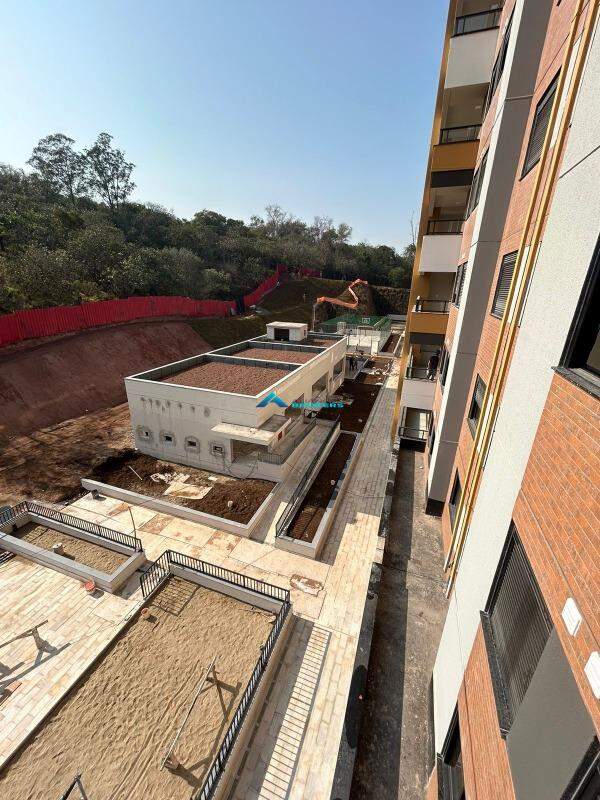 Apartamento à venda com 3 quartos, 95m² - Foto 10