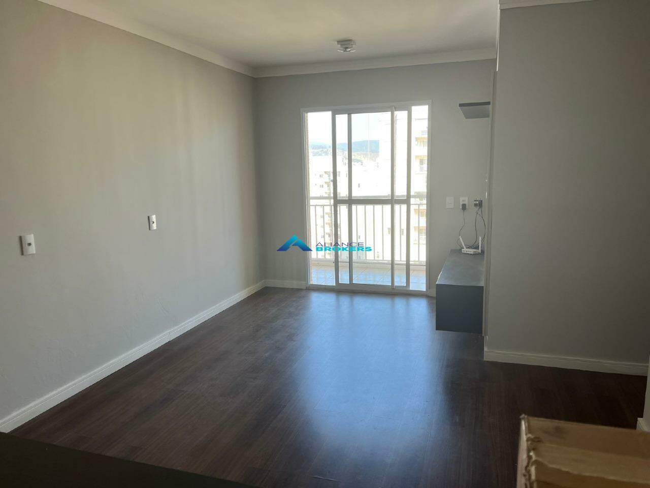 Apartamento à venda com 3 quartos, 71m² - Foto 2