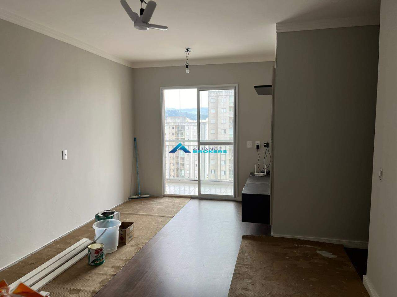 Apartamento à venda com 3 quartos, 71m² - Foto 2