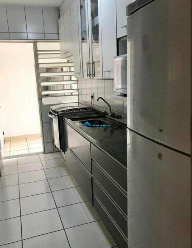 Casa à venda com 3 quartos, 218m² - Foto 13