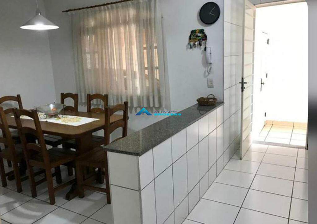 Casa à venda com 3 quartos, 218m² - Foto 12