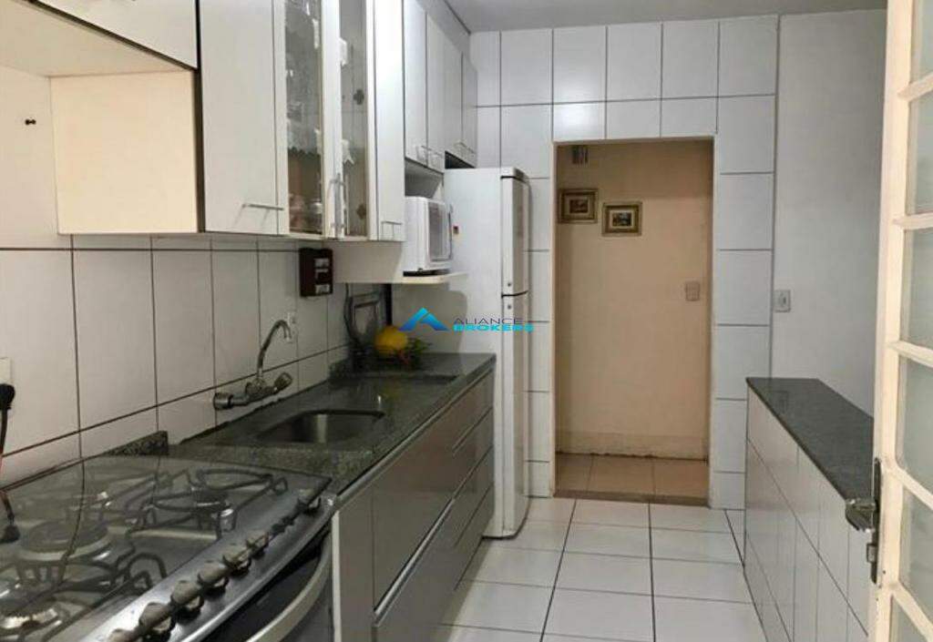 Casa à venda com 3 quartos, 218m² - Foto 6