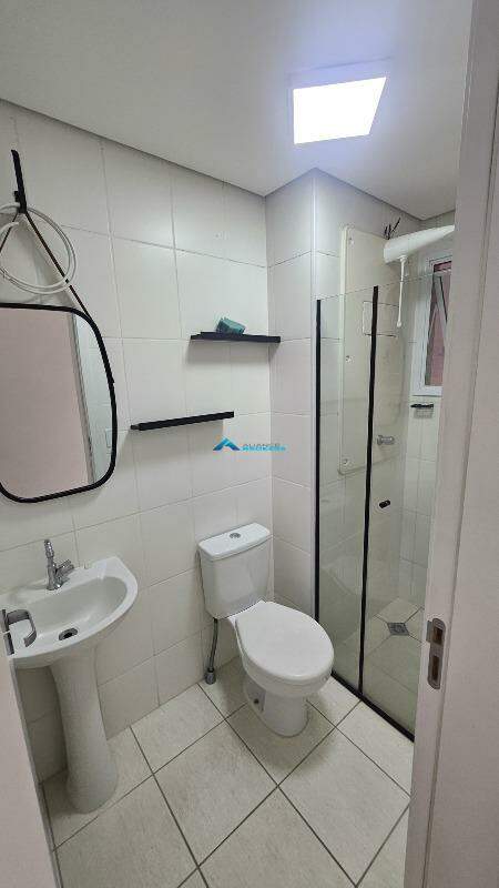 Apartamento para alugar com 2 quartos, 61m² - Foto 10