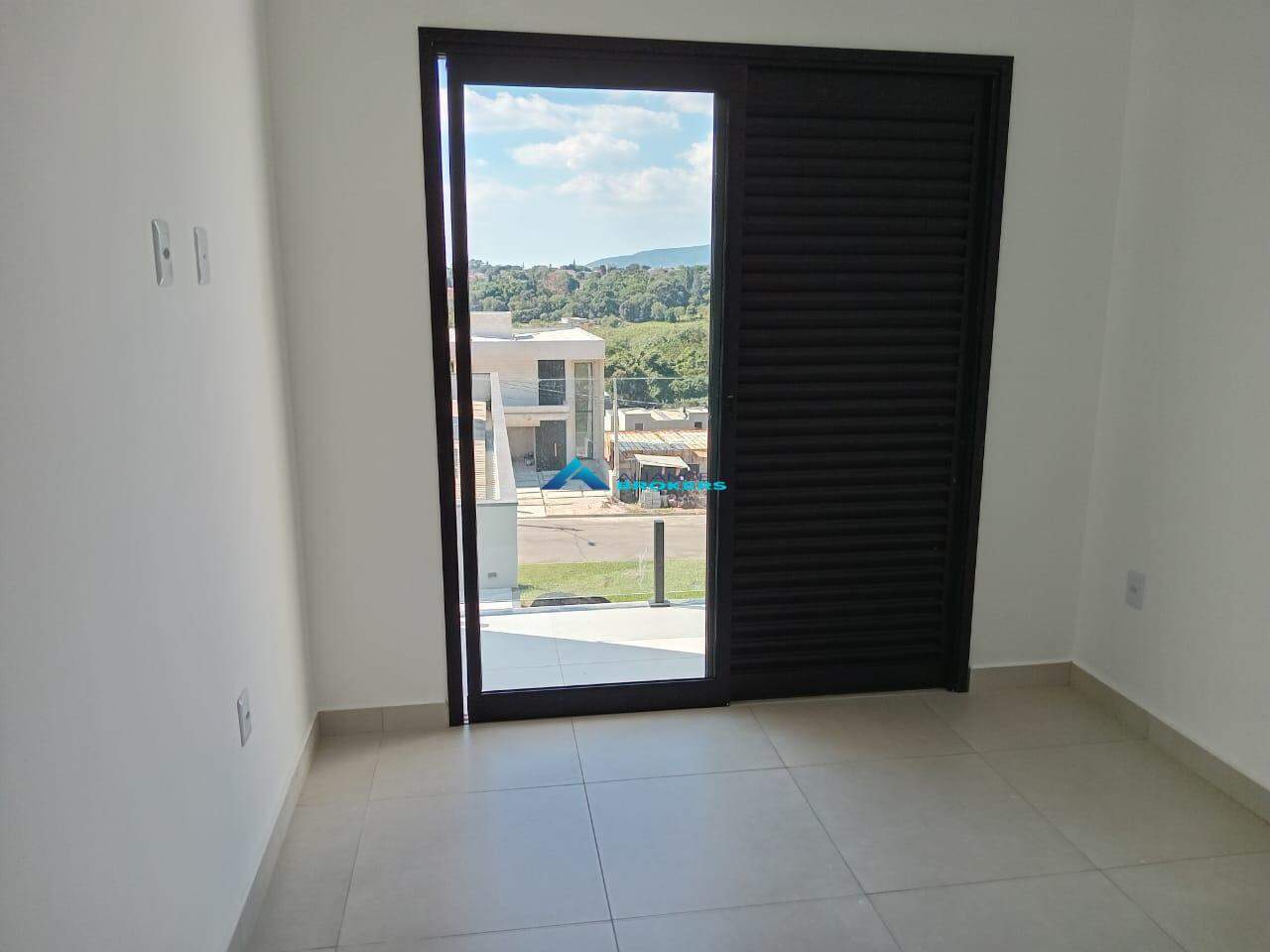 Casa à venda com 3 quartos, 179m² - Foto 8