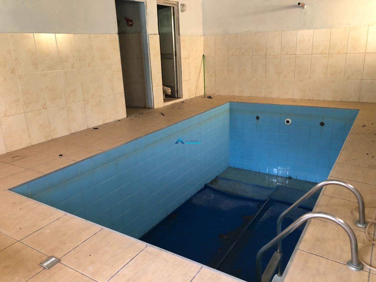 Fazenda à venda com 6 quartos, 600m² - Foto 27