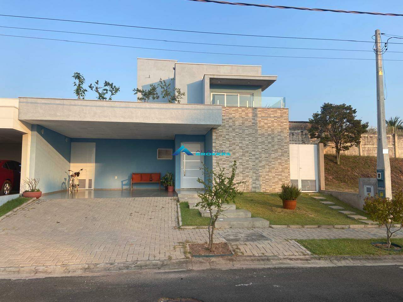 Casa de Condomínio à venda com 3 quartos, 240m² - Foto 2