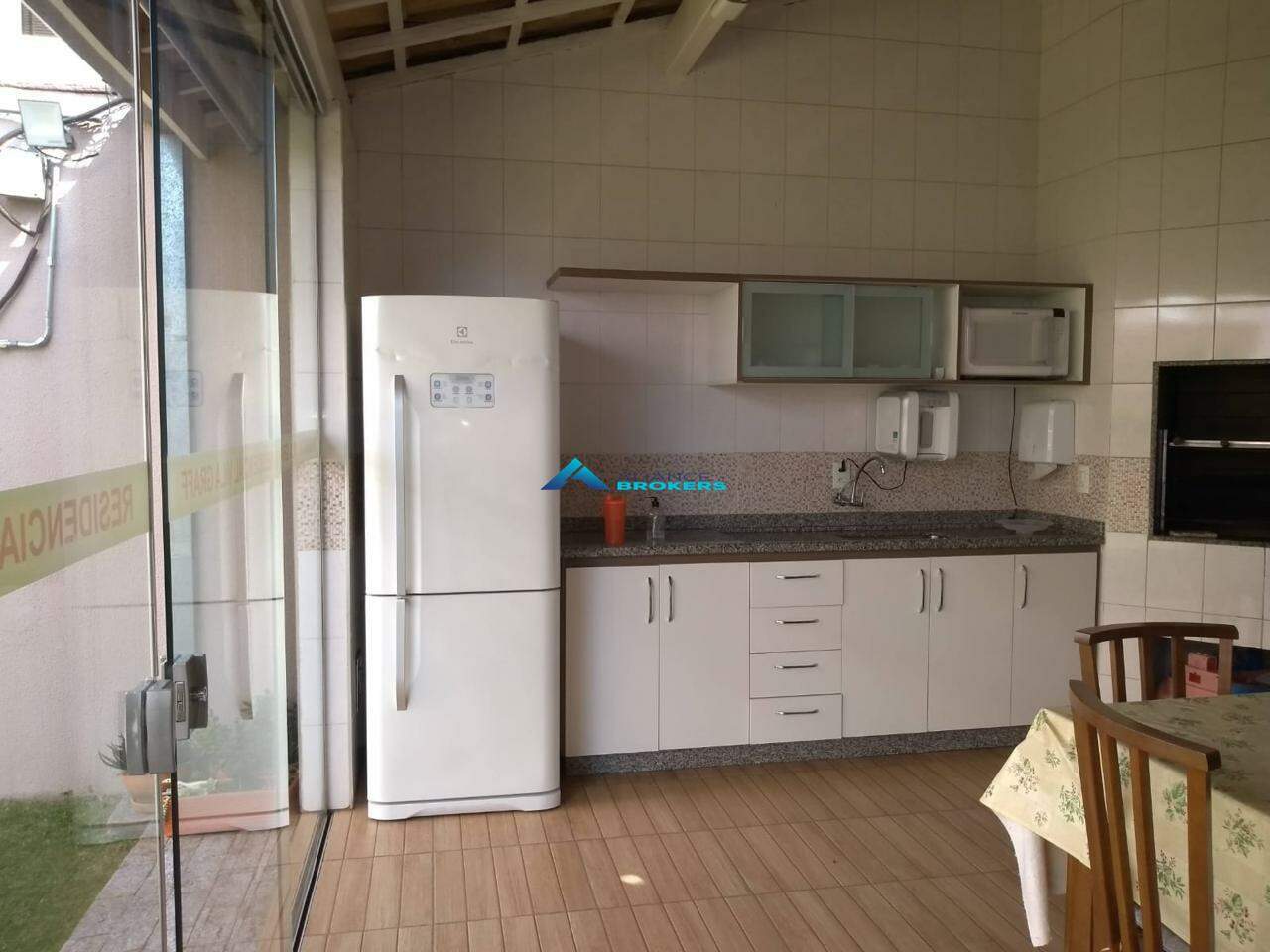 Apartamento à venda com 2 quartos, 64m² - Foto 11