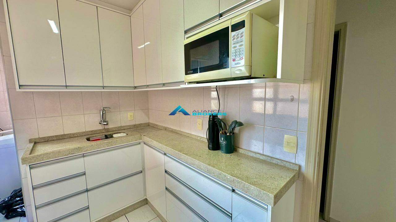 Apartamento à venda com 2 quartos, 64m² - Foto 8