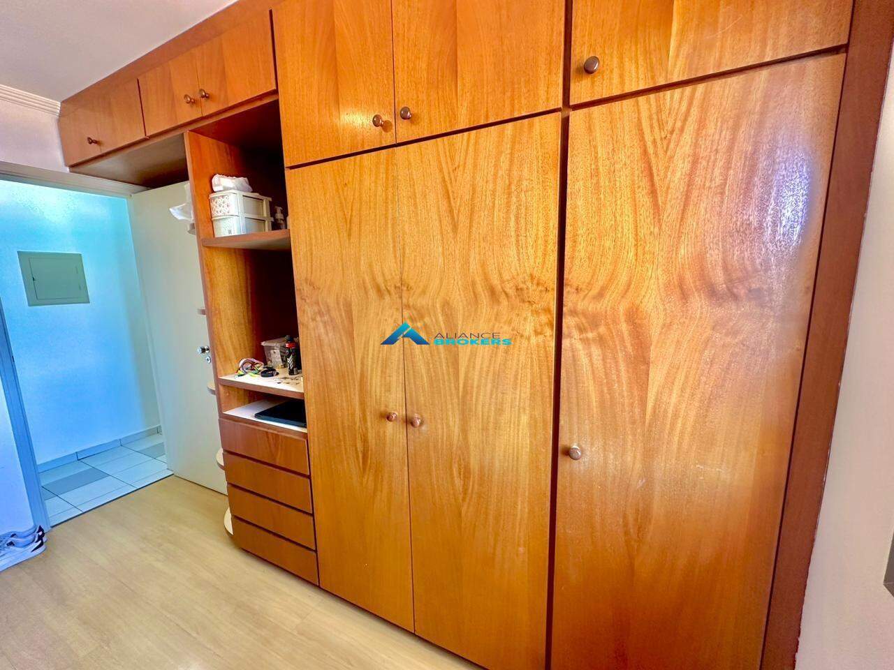 Apartamento à venda com 2 quartos, 64m² - Foto 12