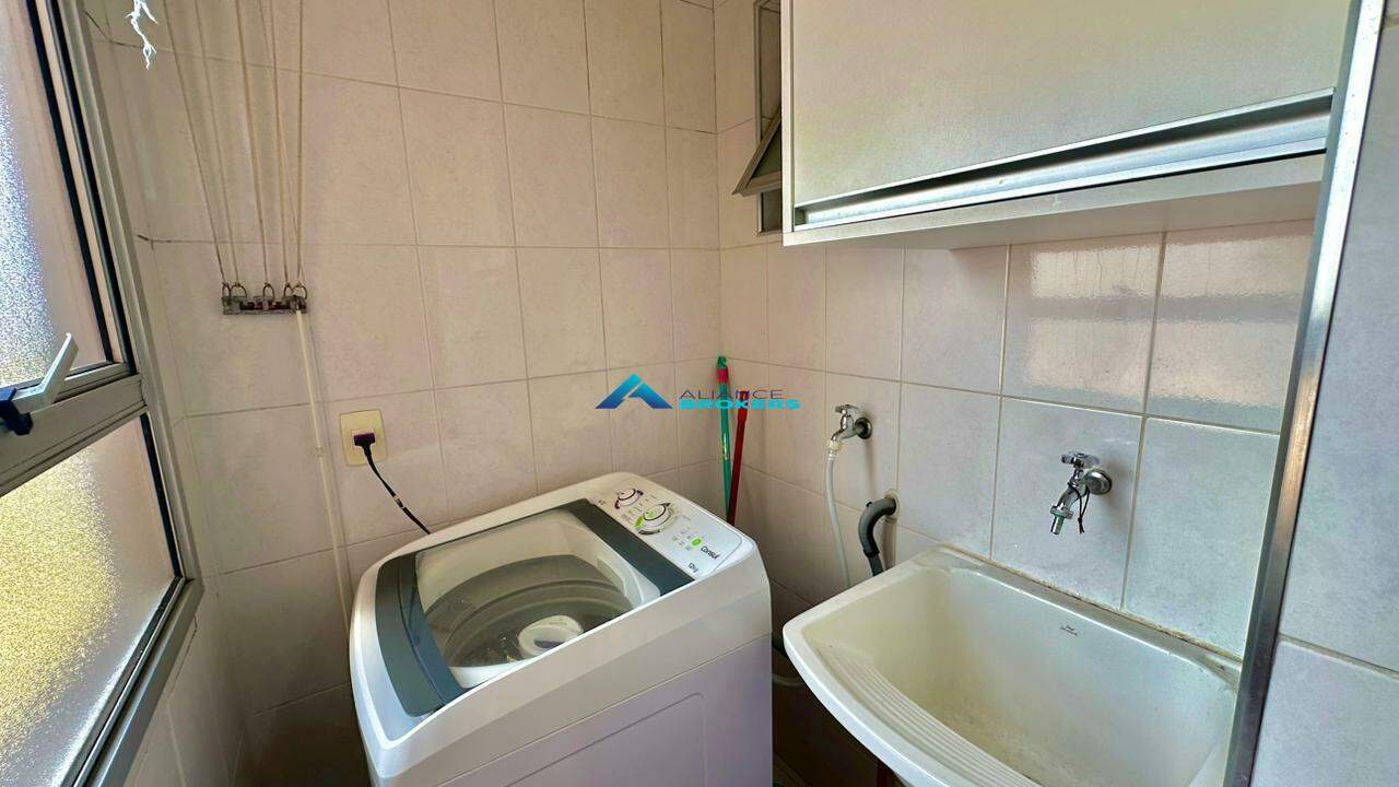 Apartamento à venda com 2 quartos, 64m² - Foto 9