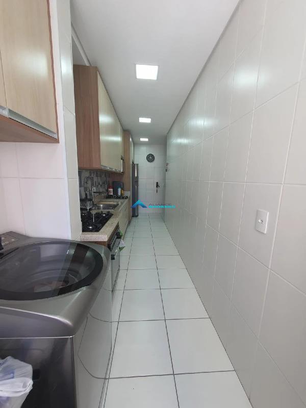 Apartamento à venda com 3 quartos, 81m² - Foto 10