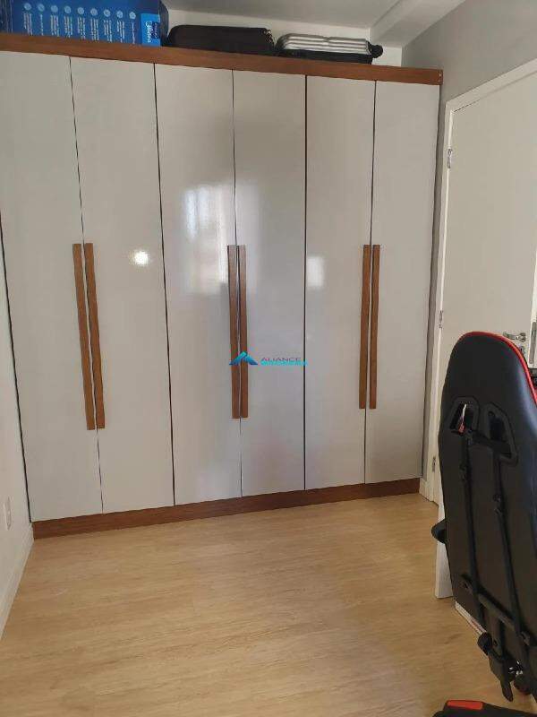 Apartamento à venda com 3 quartos, 81m² - Foto 3