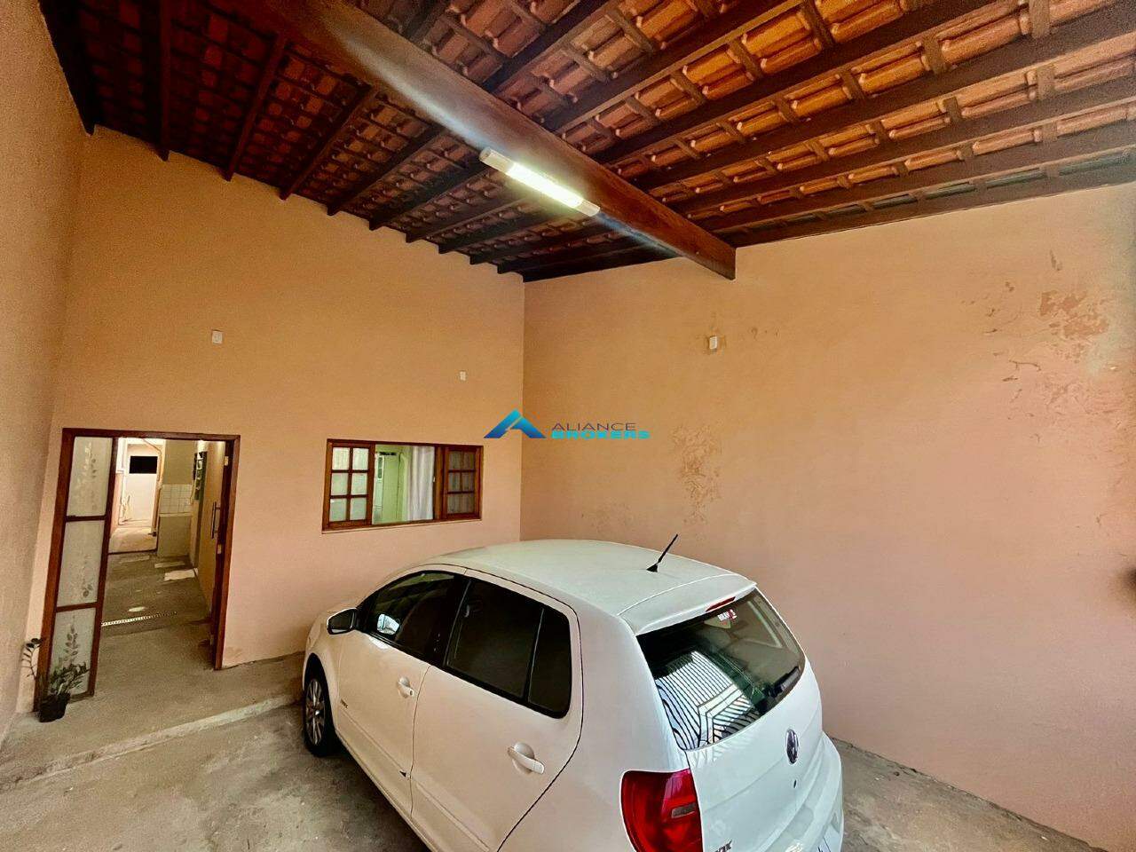 Casa à venda com 2 quartos, 135m² - Foto 1