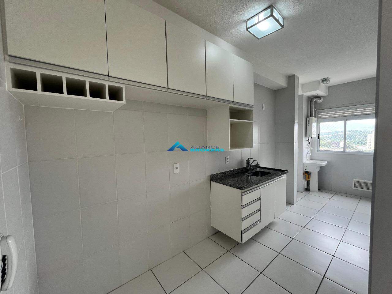 Apartamento para alugar com 2 quartos, 65m² - Foto 9