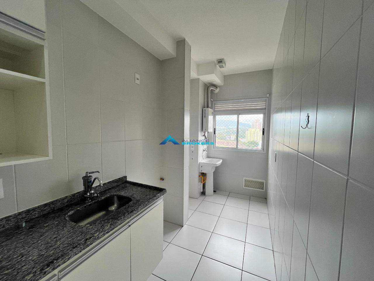 Apartamento para alugar com 2 quartos, 65m² - Foto 11