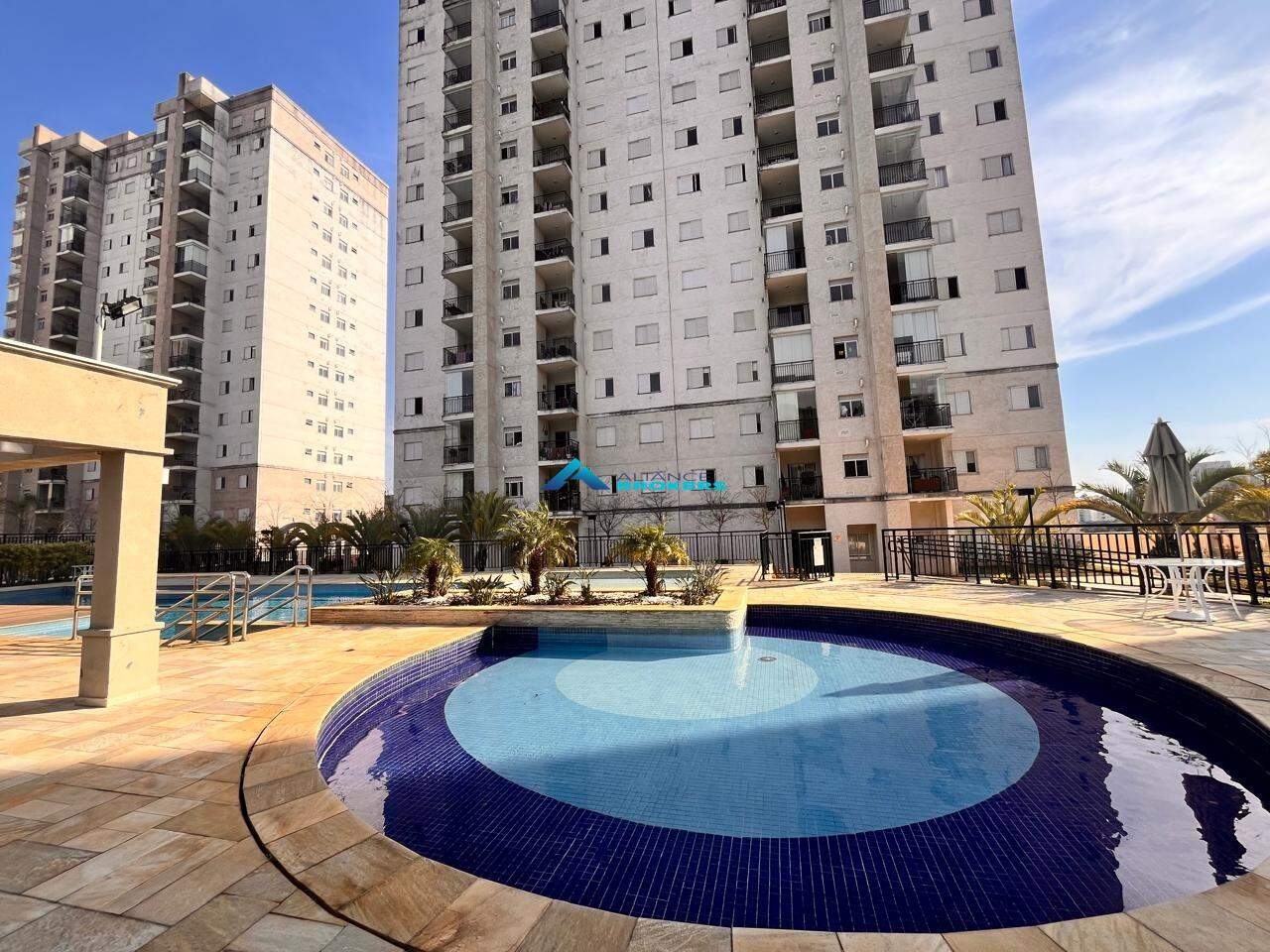 Apartamento para alugar com 2 quartos, 65m² - Foto 24
