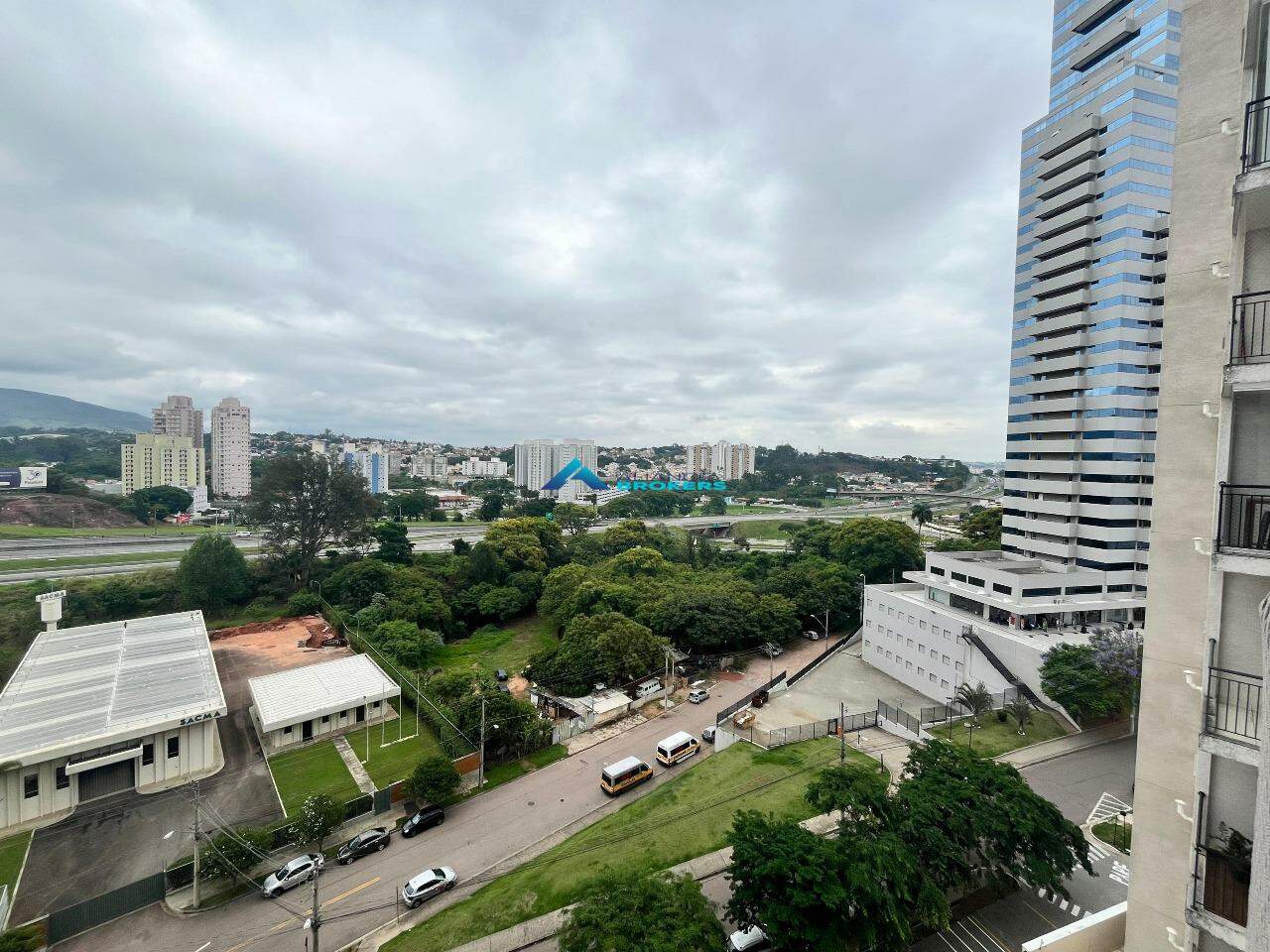 Apartamento para alugar com 2 quartos, 65m² - Foto 12