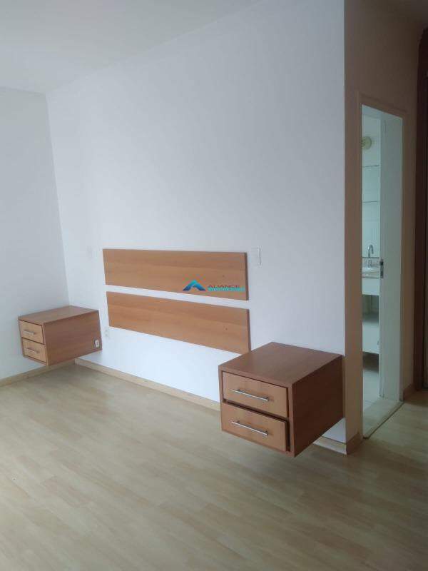 Apartamento para alugar com 3 quartos, 157m² - Foto 8