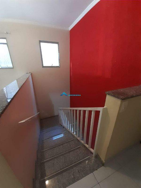 Casa à venda com 3 quartos, 210m² - Foto 12