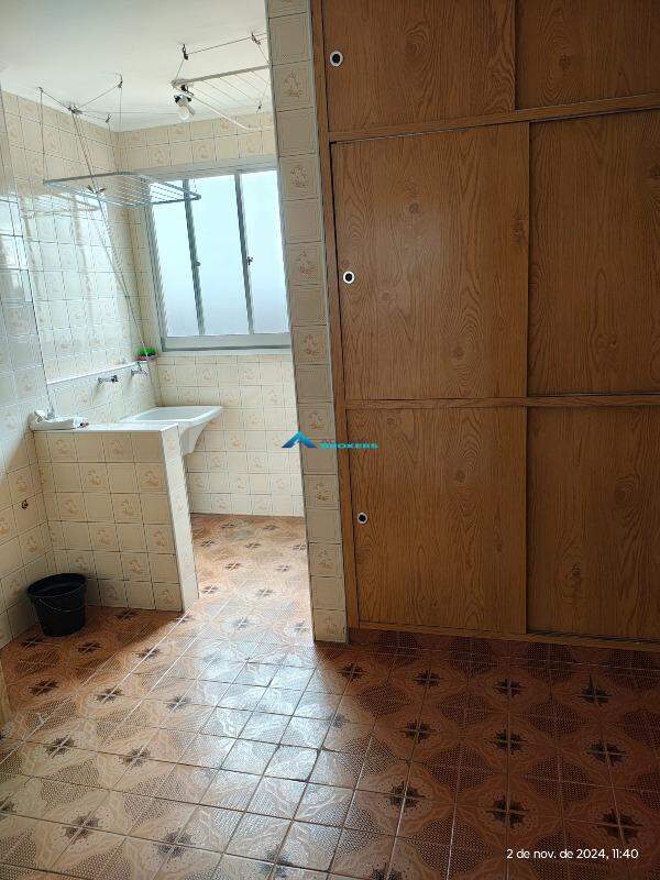 Apartamento para alugar com 2 quartos, 77m² - Foto 8