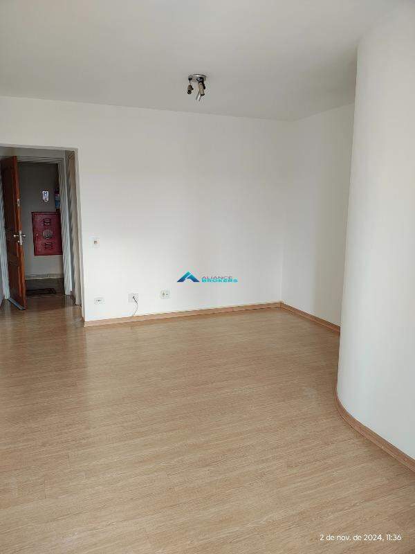 Apartamento para alugar com 2 quartos, 77m² - Foto 2