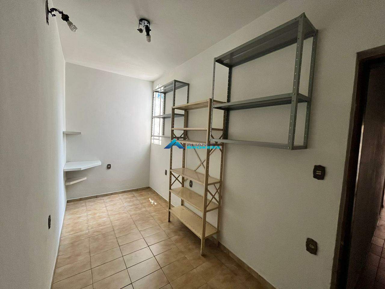 Casa para alugar com 3 quartos, 80m² - Foto 17