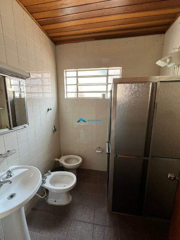 Casa para alugar com 3 quartos, 80m² - Foto 12