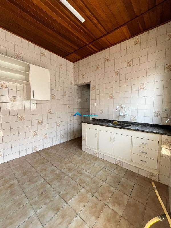 Casa para alugar com 3 quartos, 80m² - Foto 9