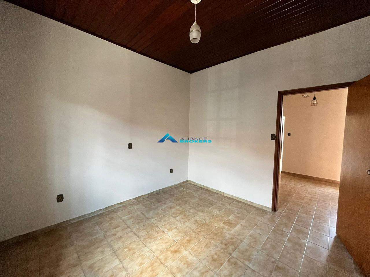 Casa para alugar com 3 quartos, 80m² - Foto 13