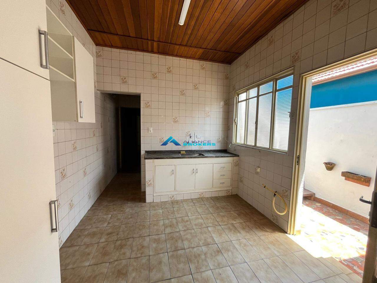 Casa para alugar com 3 quartos, 80m² - Foto 7