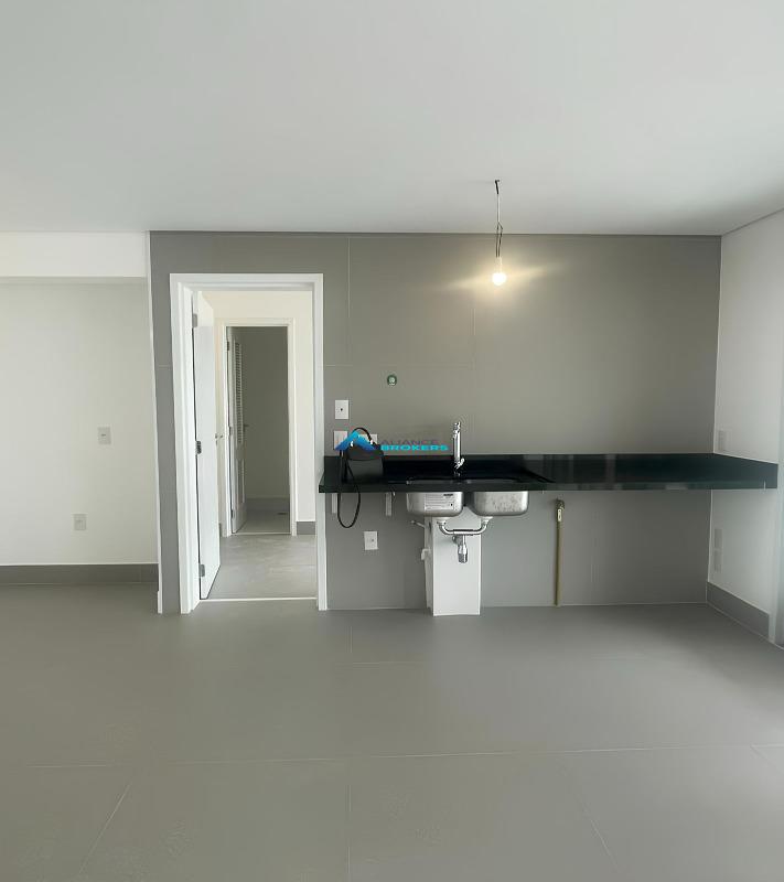 Apartamento à venda com 4 quartos, 152m² - Foto 2