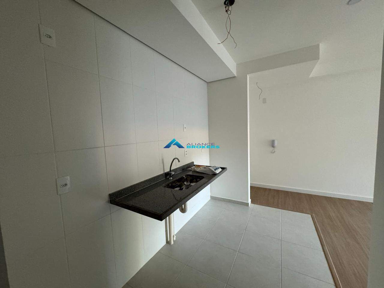 Apartamento à venda com 2 quartos, 64m² - Foto 9