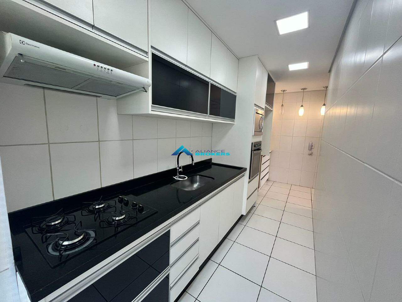 Apartamento à venda com 3 quartos, 86m² - Foto 11