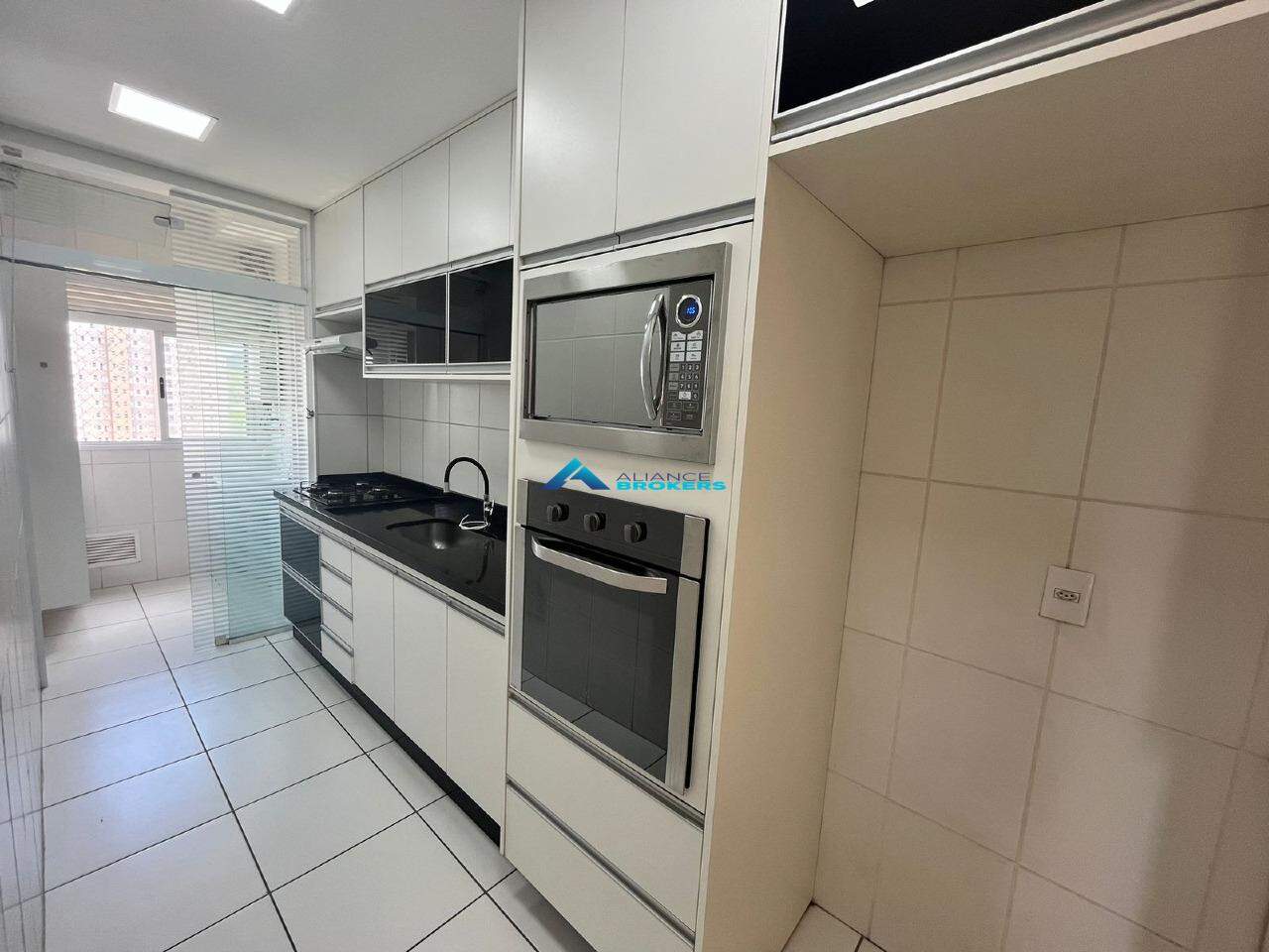 Apartamento à venda com 3 quartos, 86m² - Foto 13