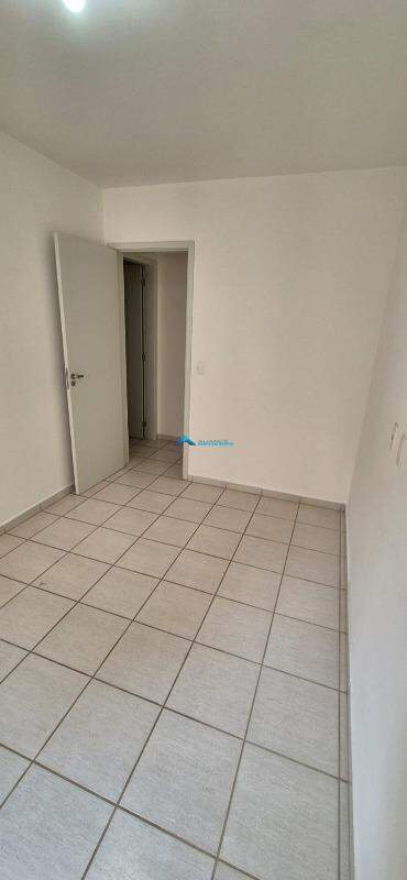 Apartamento à venda com 2 quartos, 60m² - Foto 11