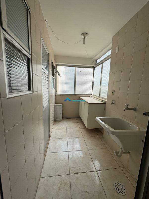 Apartamento à venda com 3 quartos, 110m² - Foto 9