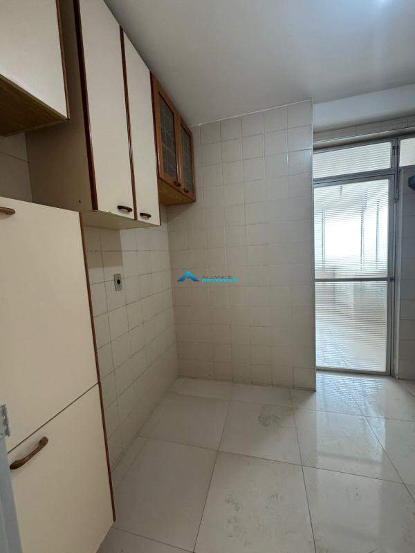 Apartamento à venda com 3 quartos, 110m² - Foto 8