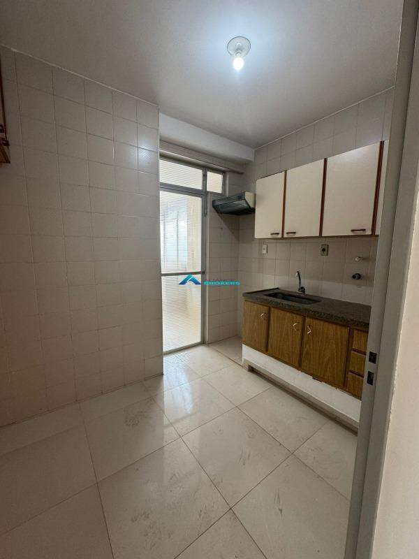 Apartamento à venda com 3 quartos, 110m² - Foto 7