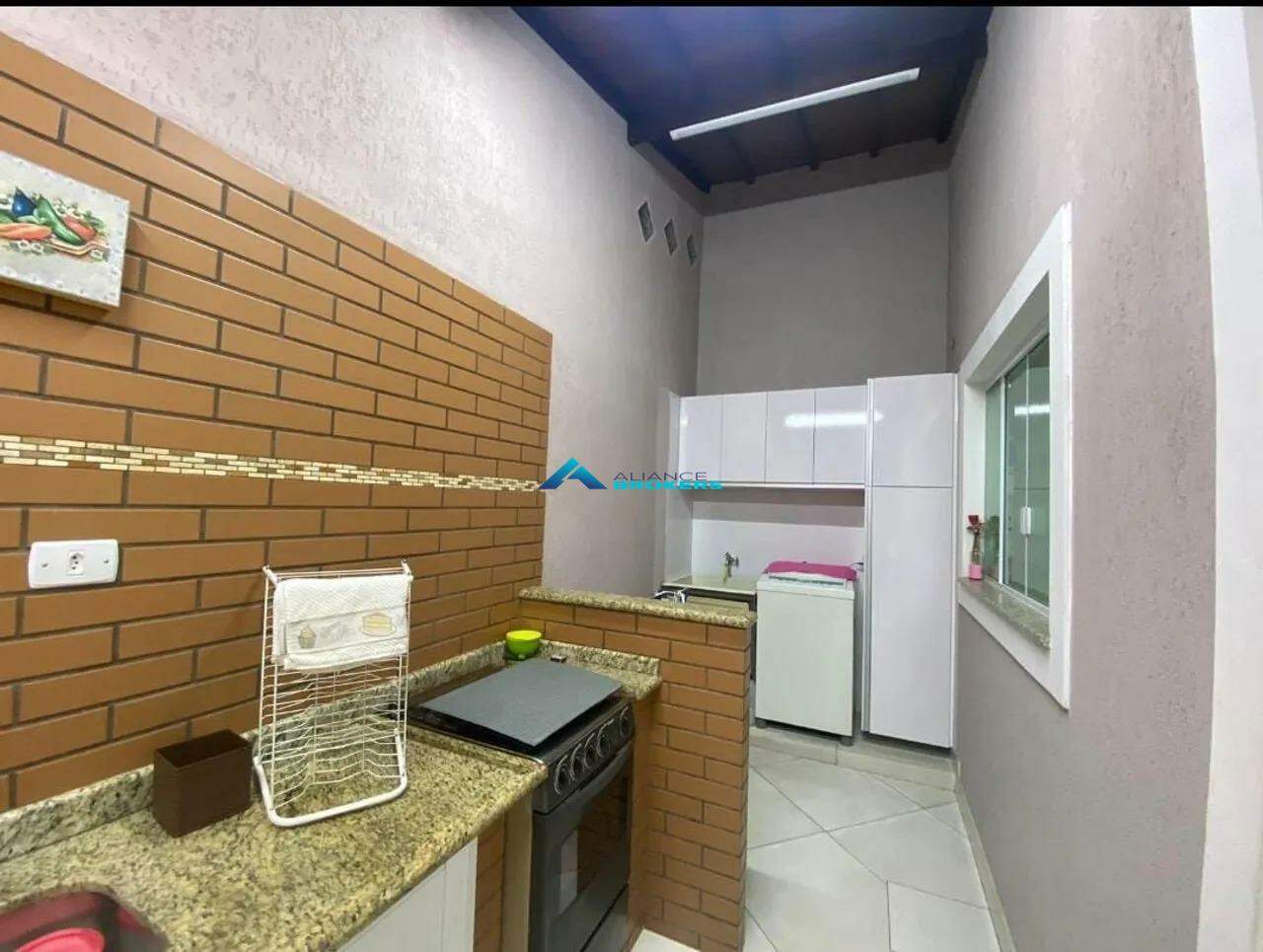 Casa à venda com 3 quartos, 210m² - Foto 7