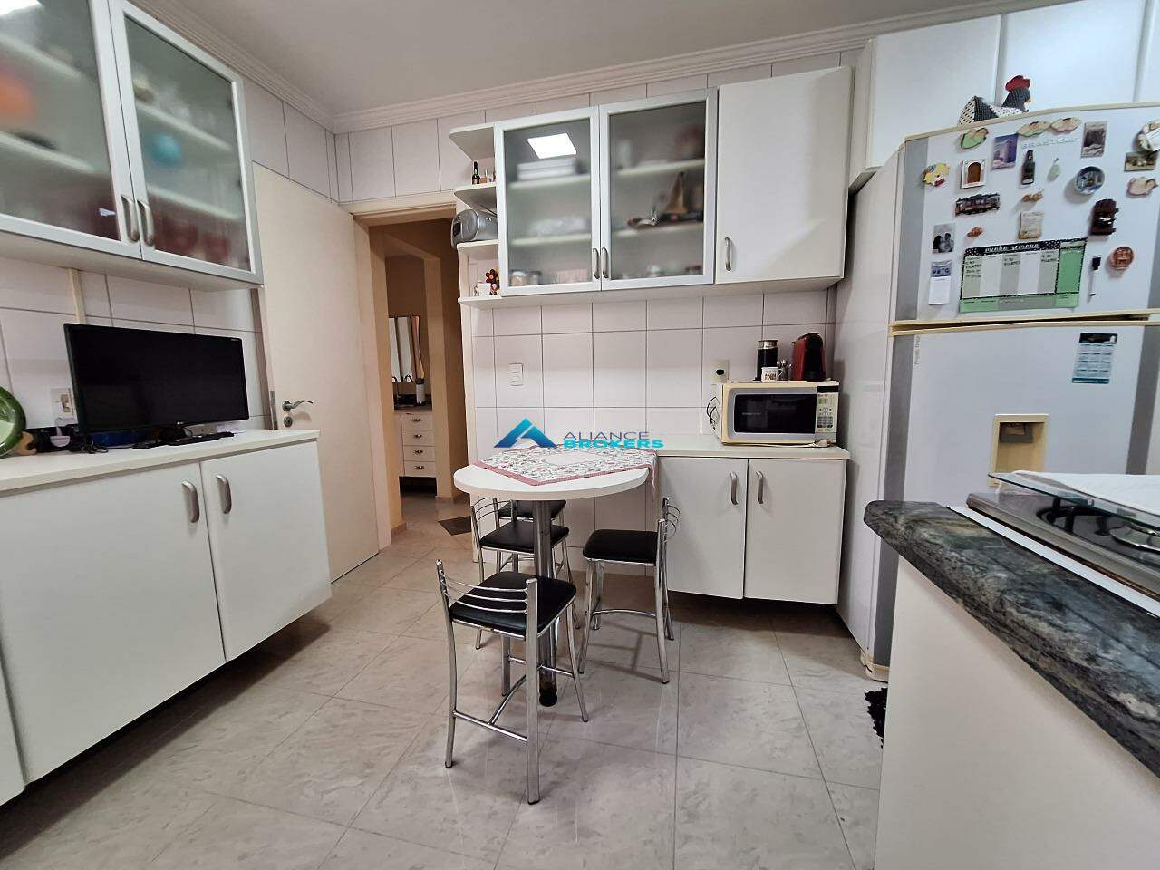 Apartamento à venda com 3 quartos, 96m² - Foto 3