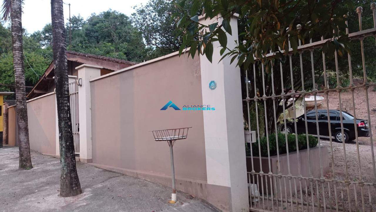 Casa à venda com 2 quartos, 149m² - Foto 2