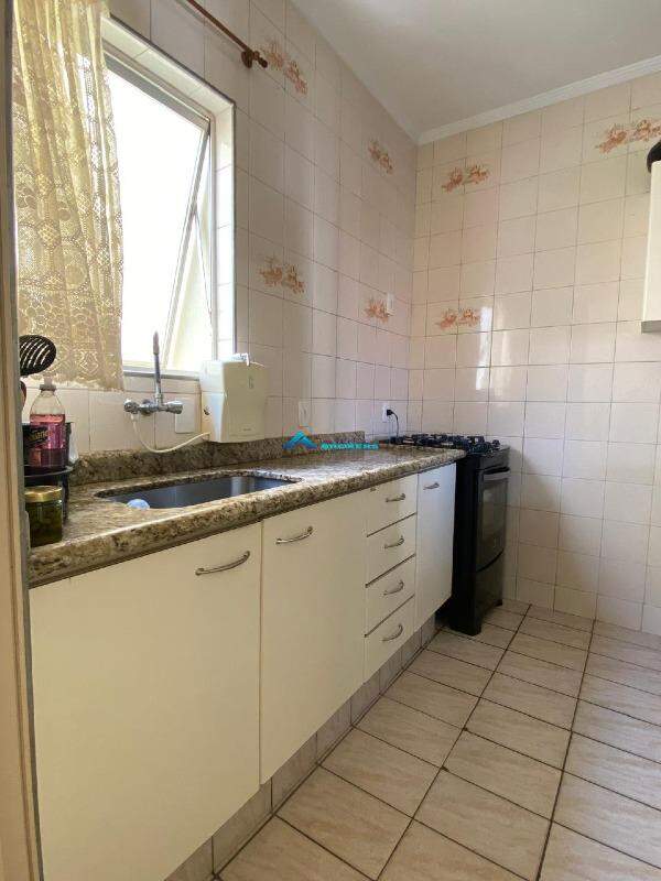 Apartamento à venda com 2 quartos, 68m² - Foto 3