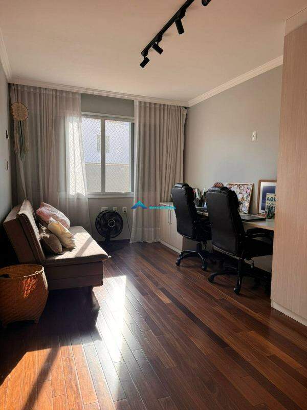 Apartamento à venda com 3 quartos, 137m² - Foto 19