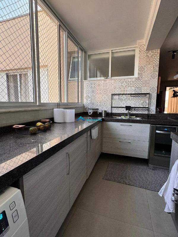 Apartamento à venda com 3 quartos, 137m² - Foto 14