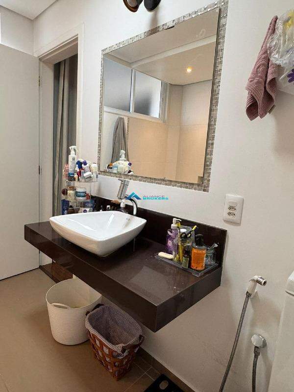 Apartamento à venda com 3 quartos, 137m² - Foto 25