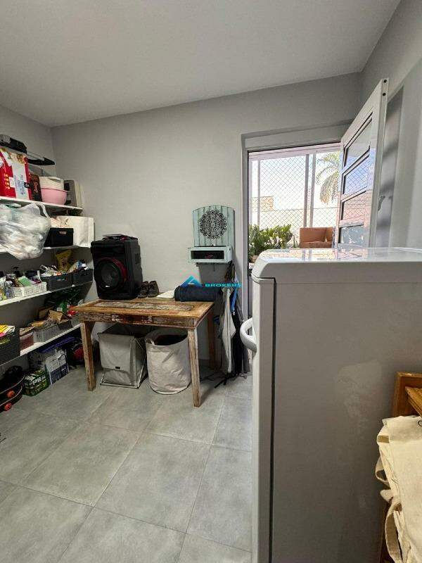 Apartamento à venda com 3 quartos, 137m² - Foto 11