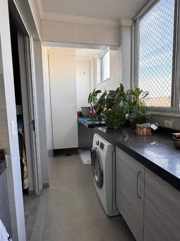 Apartamento à venda com 3 quartos, 137m² - Foto 26