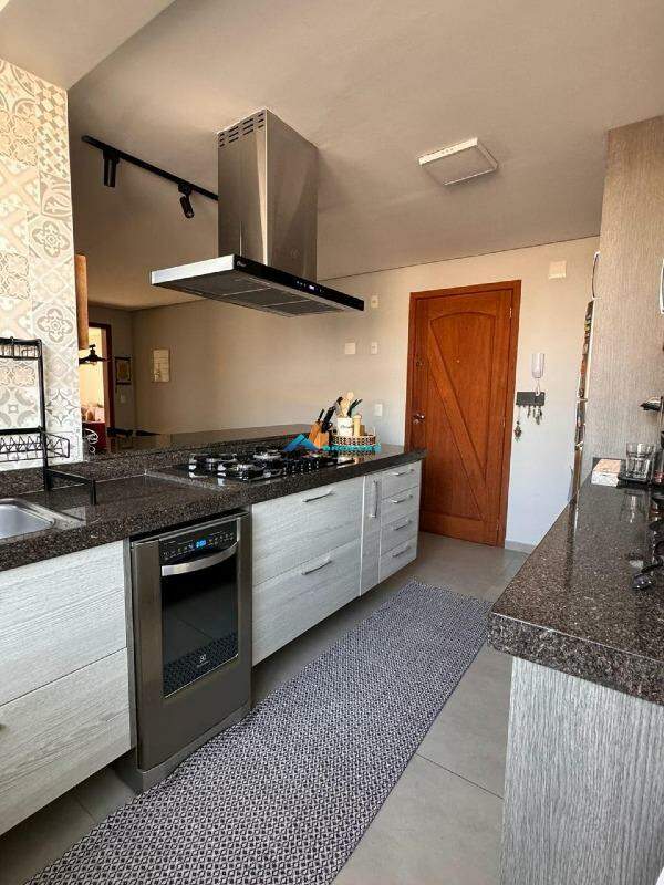 Apartamento à venda com 3 quartos, 137m² - Foto 12